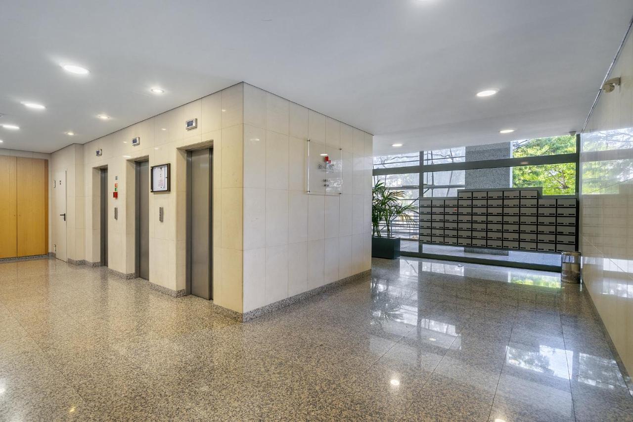 Whome Family Condo - Urban Retreat With Parking, Ac, Elevator In Great Location リスボン エクステリア 写真