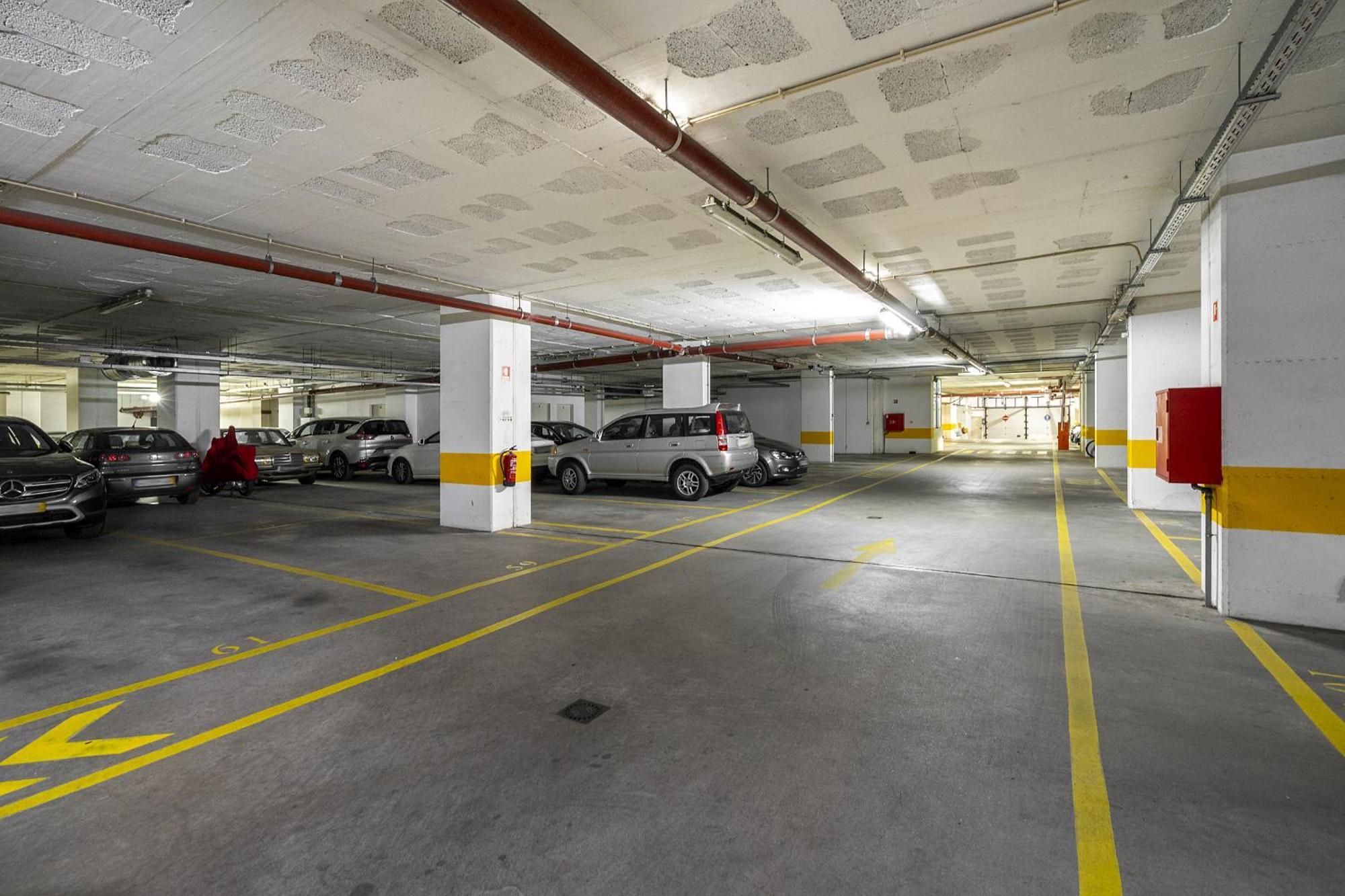 Whome Family Condo - Urban Retreat With Parking, Ac, Elevator In Great Location リスボン エクステリア 写真