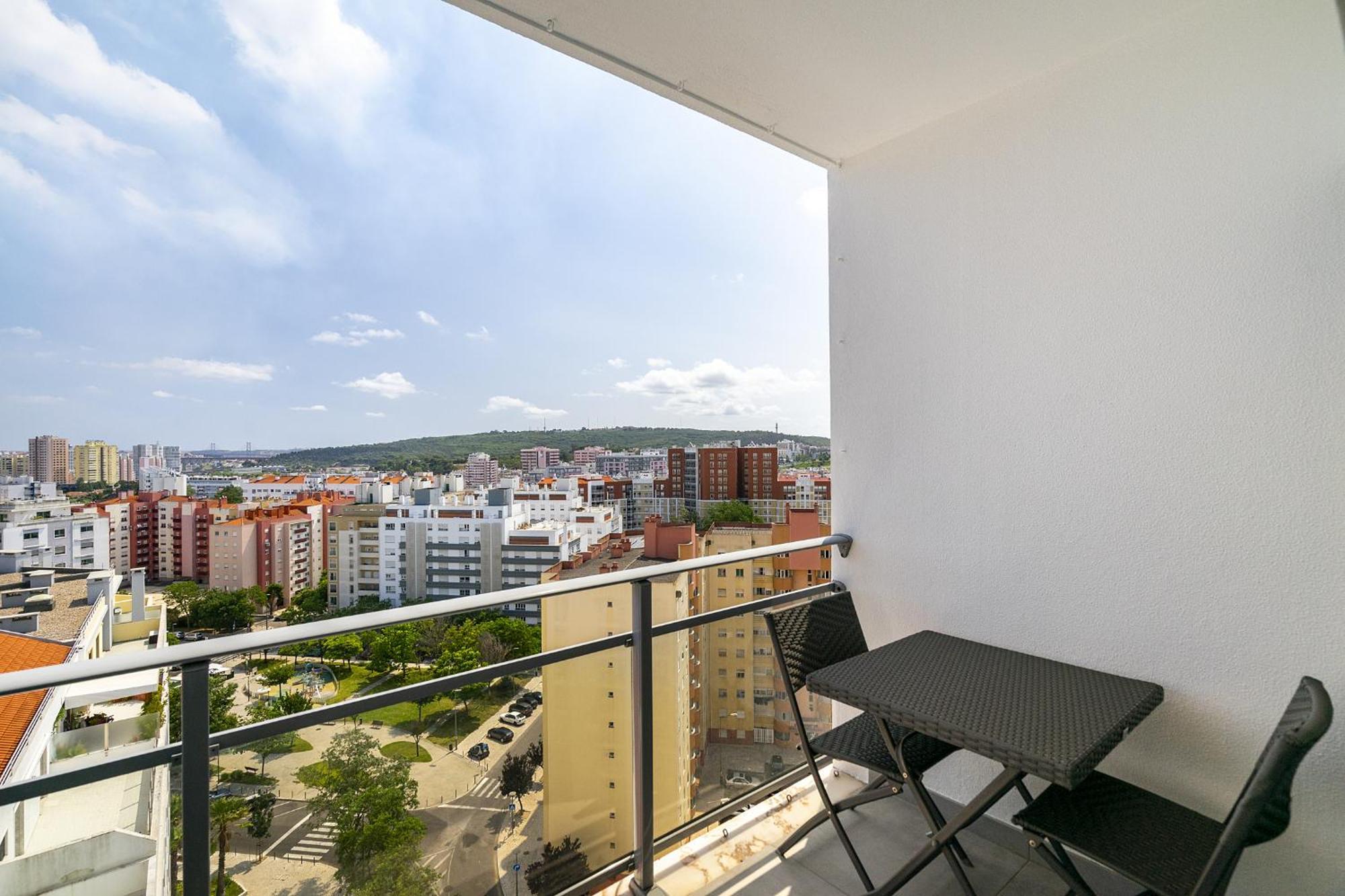 Whome Family Condo - Urban Retreat With Parking, Ac, Elevator In Great Location リスボン エクステリア 写真